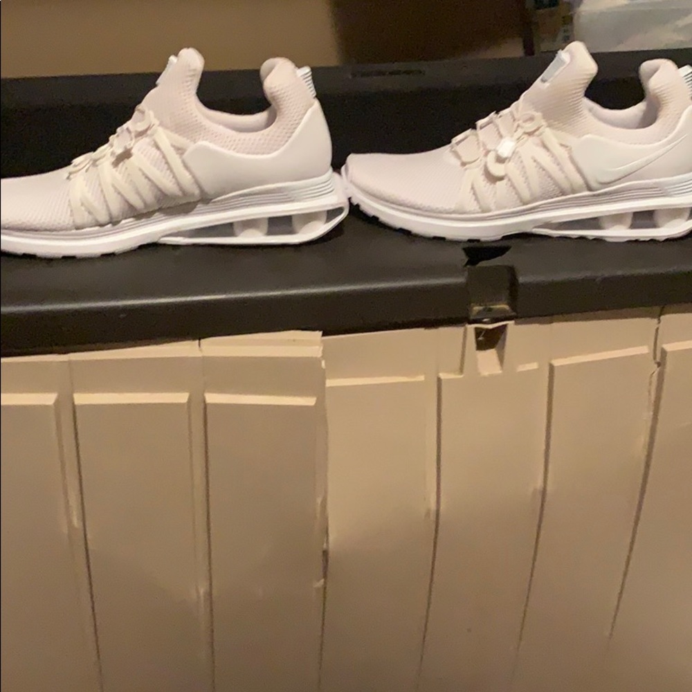 New Nike - Picture 4 of 4